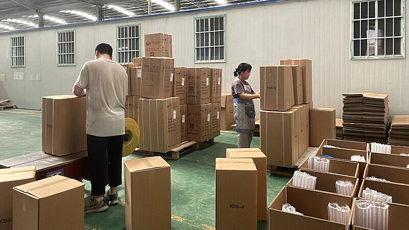 國(guó)內(nèi)發(fā)貨液氮罐，正在打包
